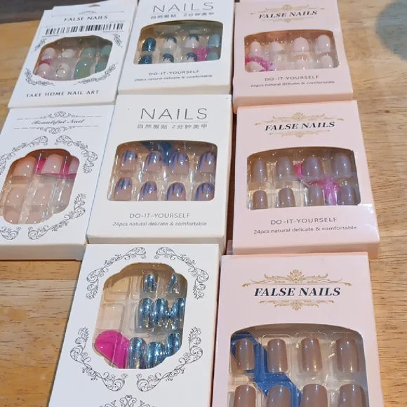 Assorted False Nails Set Of 8 - Picture 1 of 8